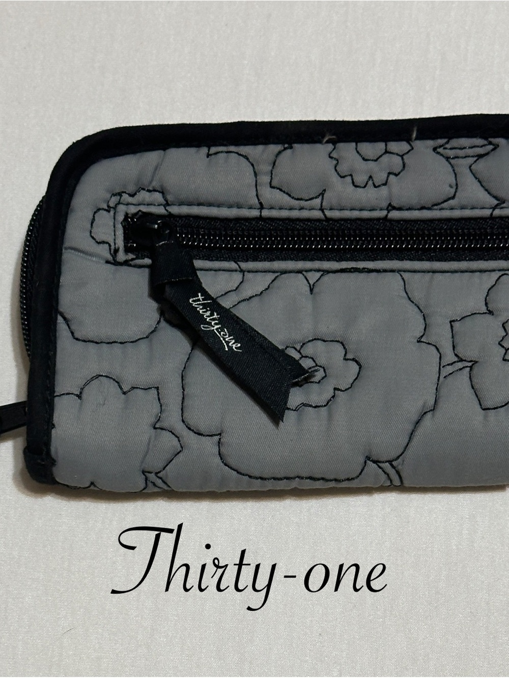 thirty-one Gray Quilted Floral Zip Wallet